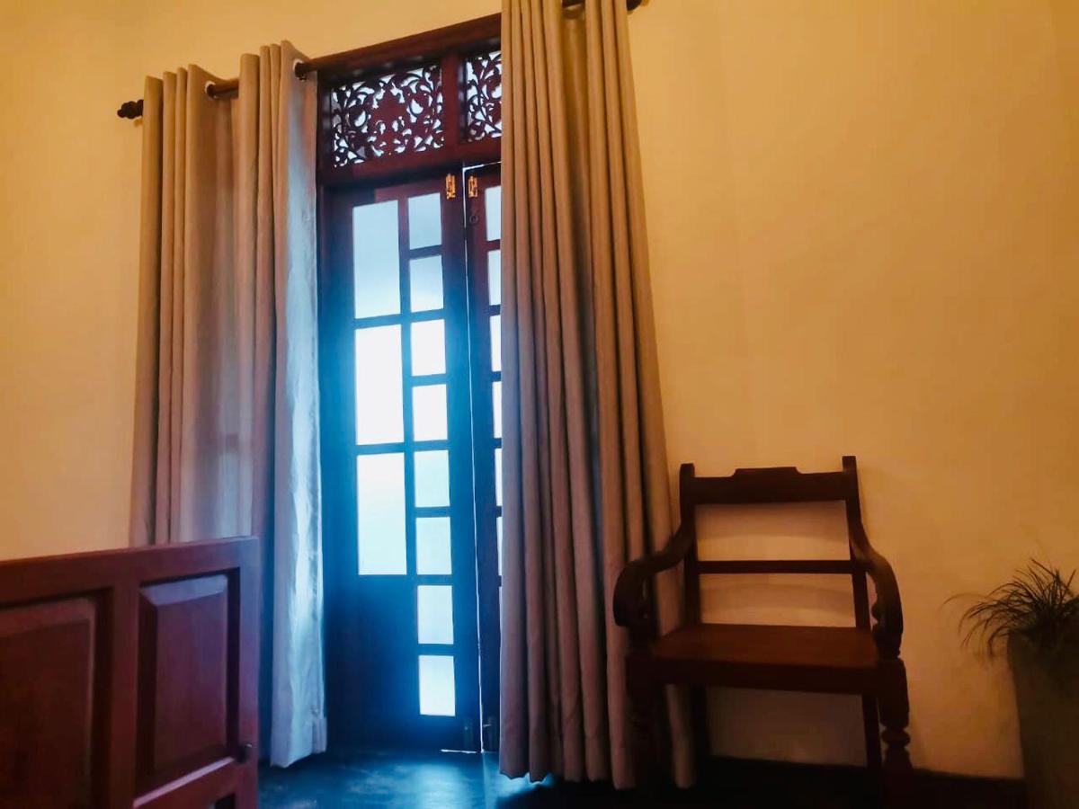 Nilupul * Ambalangoda (Galle)
